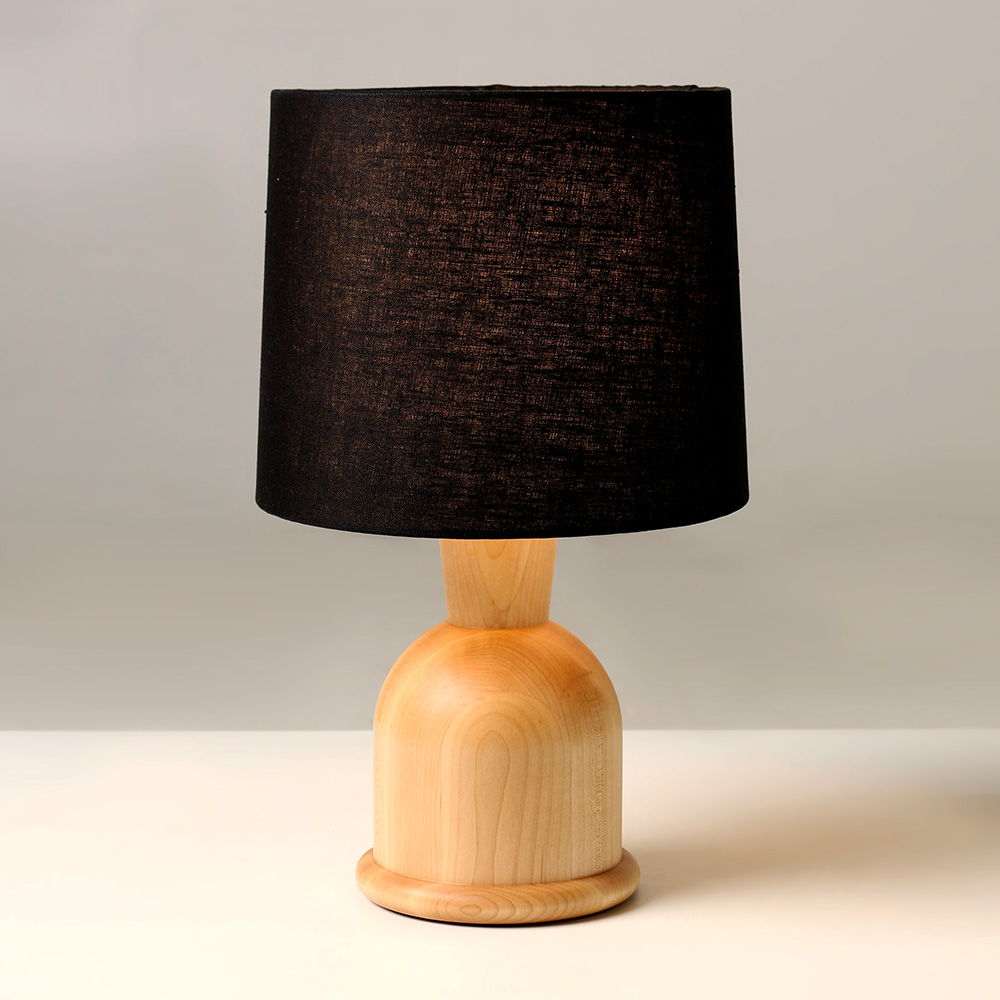 [BEA-TL18-BL-MB] Beacon 18" Table Lamp (Maple, Black Linen)